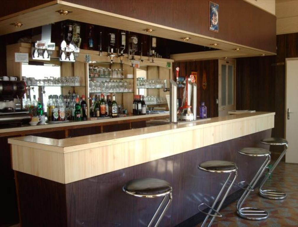 埃佩尔奈 科尔伯特旅馆酒店 外观 照片